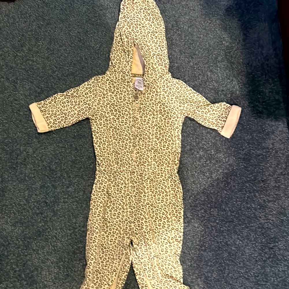 NWOT Carter’s leopard hooded romper